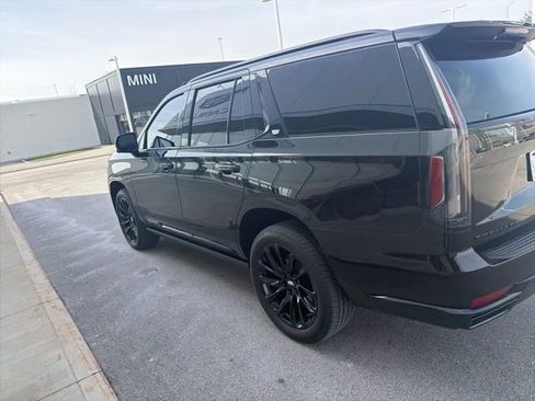 Used 2023 Cadillac Escalade Sport Platinum w/ LPO, ONYX Package image 4