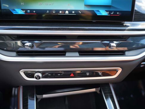 Used 2025 BMW X5 xDrive40i w/ Executive Package image 9