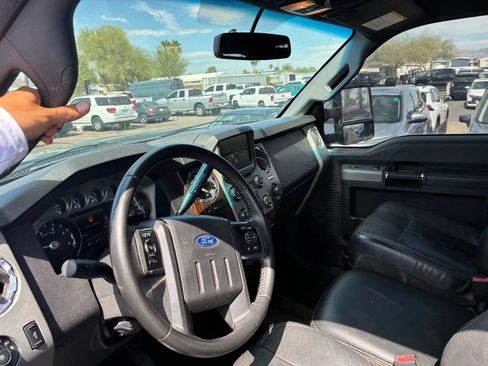 Used 2013 Ford F250 Lariat w/ Lariat Interior Pkg AWD/4WD image 15