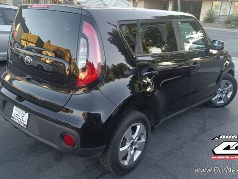 Used 2019 Kia Soul FWD image 2