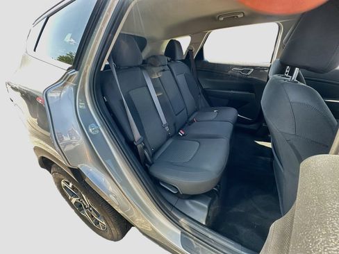 Used 2025 Kia Sportage LX FWD image 24