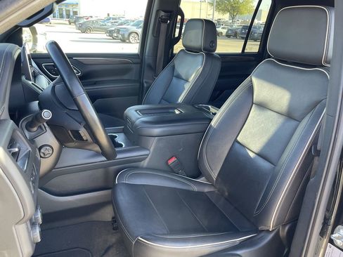 Used 2024 Chevrolet Suburban Premier image 24