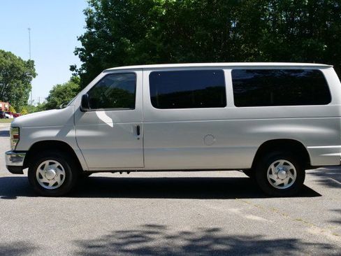 Used 2014 Ford E-350 and Econoline 350 XLT RWD image 36