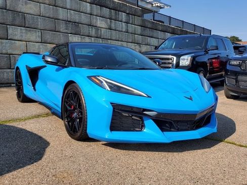 Used 2024 Chevrolet Corvette Z06 image 2