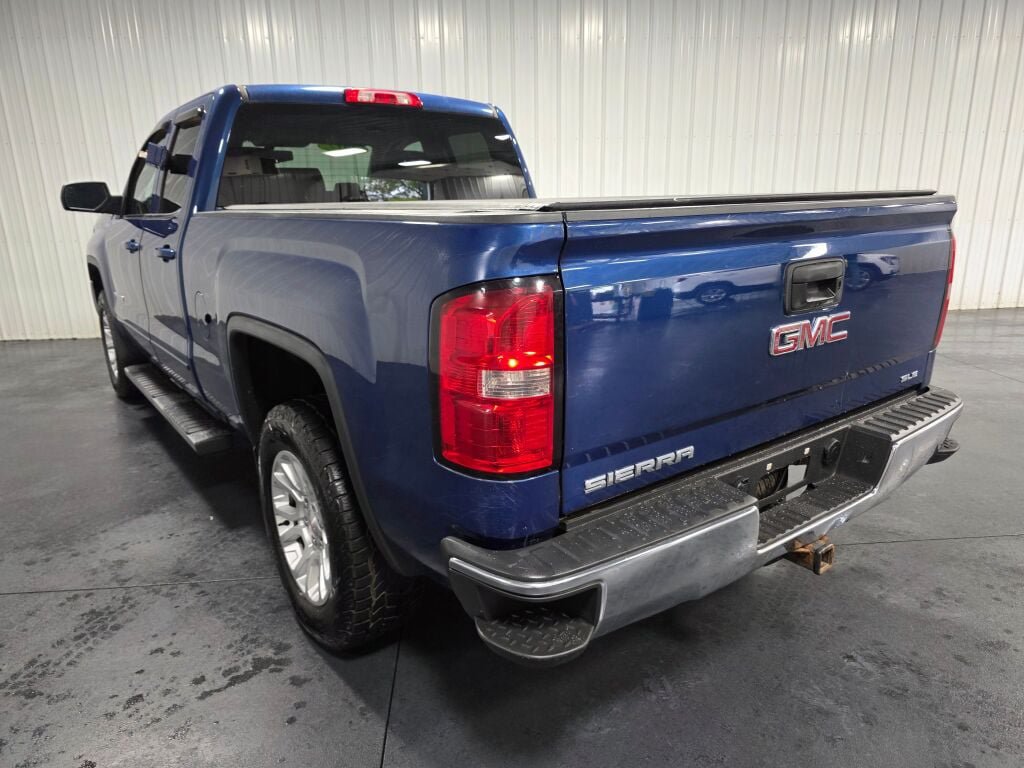 Used 2017 GMC Sierra 1500 SLE w/ SLE Value Package AWD/4WD image 2