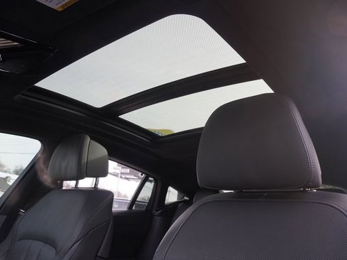 Used 2022 BMW X6 M50i w/ Executive Package image 28