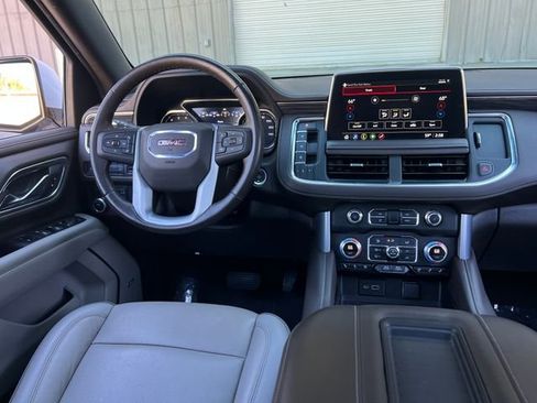 Used 2021 GMC Yukon SLT w/ SLT Premium Package image 18