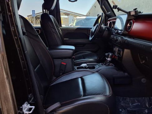 Used 2018 Jeep Wrangler Unlimited Rubicon w/ Safety Group AWD/4WD image 22