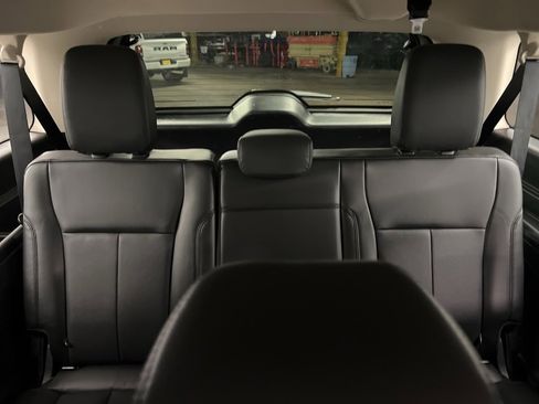 Used 2022 Ford Expedition Max XLT image 11