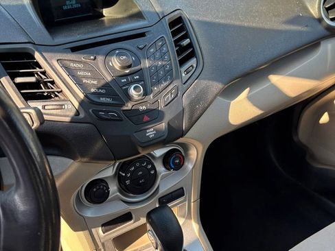 Used 2014 Ford Fiesta SE image 28