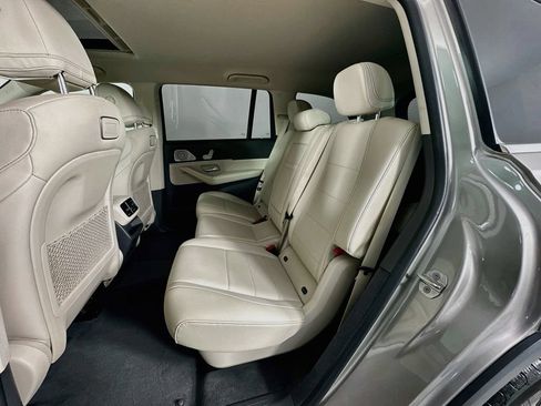 Used 2020 Mercedes-Benz GLS 450 4MATIC image 25