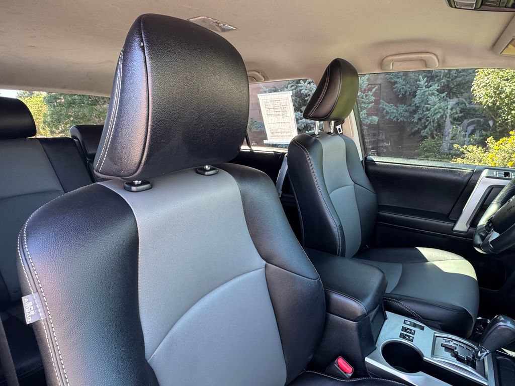 Used 2017 Toyota 4Runner SR5 Premium AWD/4WD image 37