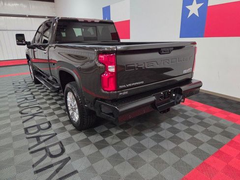 Used 2020 Chevrolet Silverado 2500 High Country w/ Z71 Off-Road Package image 12