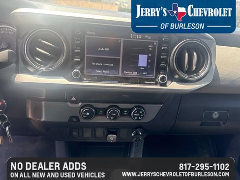 Used 2020 Toyota Tacoma SR5 w/ SR5 Appearance Package (SM) RWD image 9