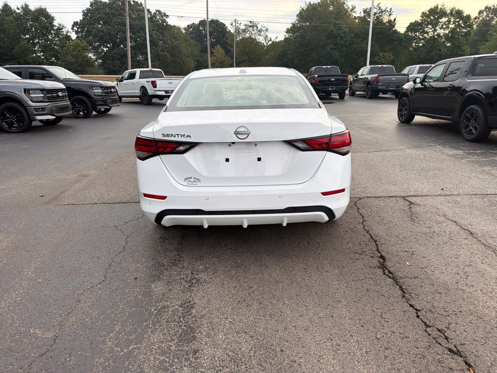 Used 2025 Nissan Sentra SV FWD image 4