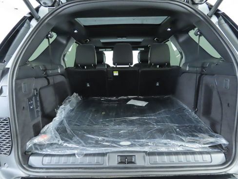 Used 2024 Land Rover Discovery Dynamic SE image 28
