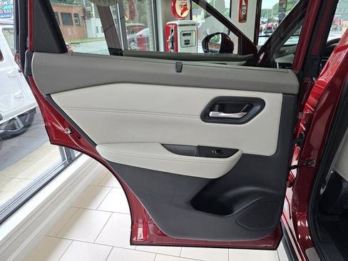 Used 2023 Nissan Rogue SL w/ SL Premium Package AWD/4WD image 21