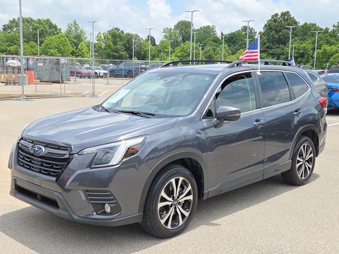 Used 2023 Subaru Forester Limited AWD/4WD image 7