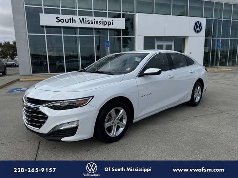 Used 2024 Chevrolet Malibu LT FWD image 1