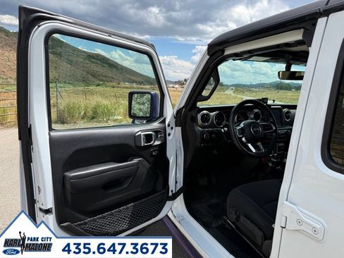 Used 2023 Jeep Wrangler Unlimited Rubicon 4xe w/ Cold Weather Group AWD/4WD image 12