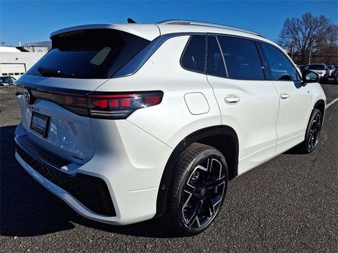 New 2026 Volkswagen Tiguan SEL R-Line image 4