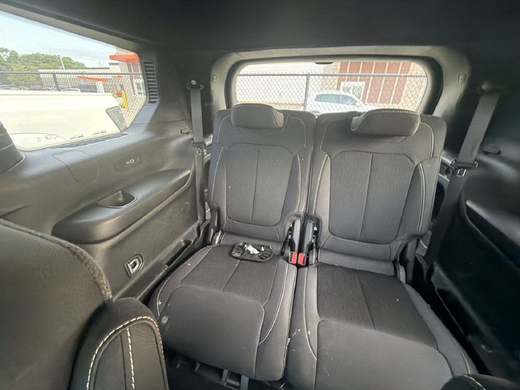 Used 2024 Jeep Grand Cherokee L Laredo w/ Luxury Tech Group I RWD image 22