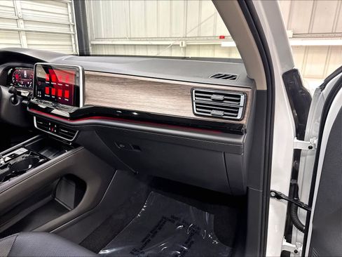 Certified 2026 Volkswagen Atlas SEL AWD/4WD image 30