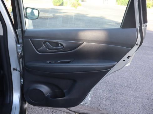 Used 2019 Nissan Rogue S AWD/4WD image 25