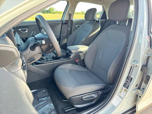 Used 2025 Kia K4 FWD image 11