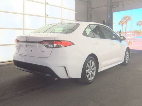 Used 2023 Toyota Corolla LE image 6