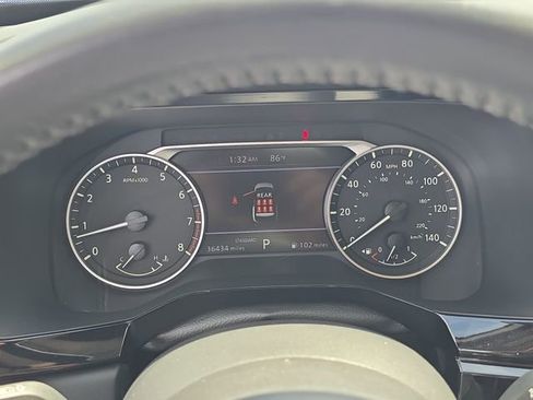 Certified 2024 Nissan Pathfinder SV FWD image 33