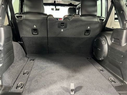 Used 2021 Jeep Wrangler Unlimited Rubicon image 28