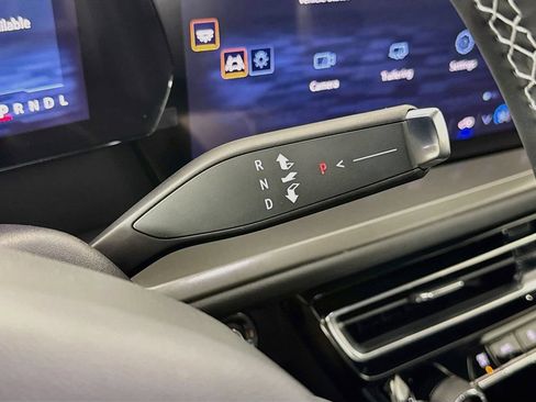 New 2027 Chevrolet Traverse LT w/ Sun and Wheel Package FWD image 19