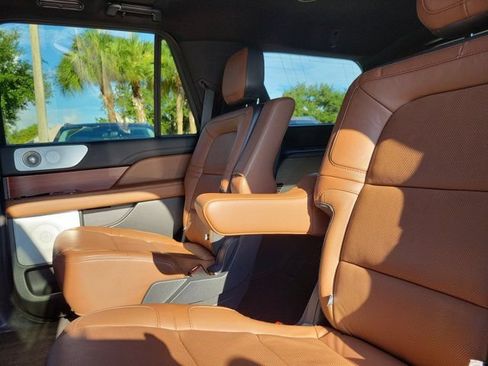 Certified 2023 Lincoln Navigator Reserve AWD/4WD image 16