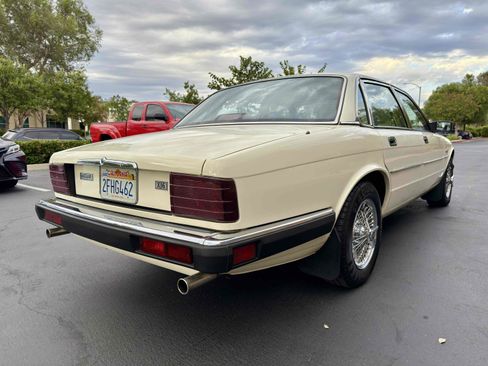 Used 1988 Jaguar XJ6 image 13