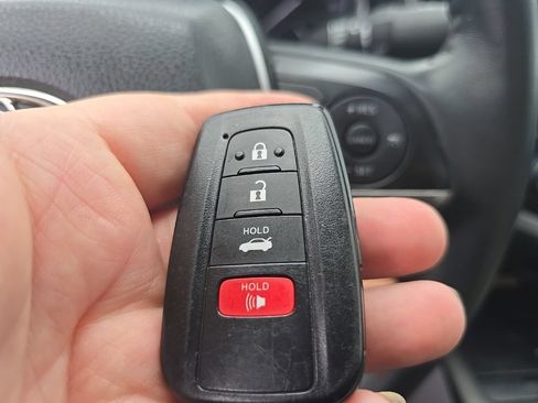 Used 2022 Toyota Camry XLE w/ Navigation Upgrade Package FWD image 21