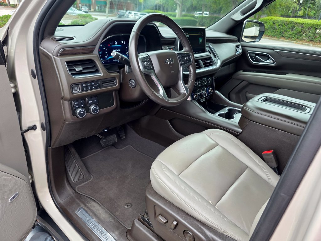 Certified 2022 Chevrolet Tahoe Z71 w/ Luxury Package AWD/4WD image 11