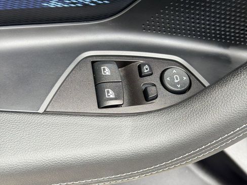 Used 2025 BMW M2 w/ Lighting Package image 19