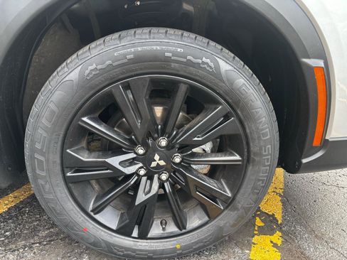 Used 2023 Mitsubishi Eclipse Cross LE AWD/4WD image 10