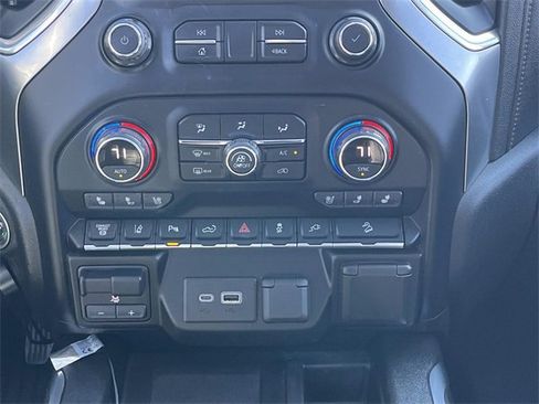 Used 2020 Chevrolet Silverado 2500 LTZ w/ LTZ Premium Package image 15