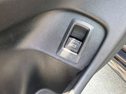 Used 2024 BMW 530i w/ Premium Package image 25