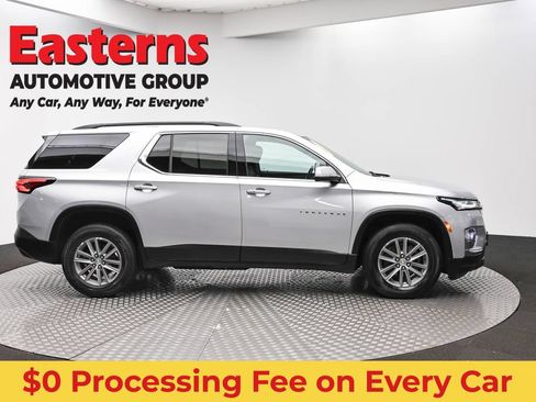 Used 2022 Chevrolet Traverse LT FWD image 4