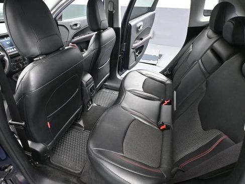 Used 2019 Jeep Compass Trailhawk AWD/4WD image 33