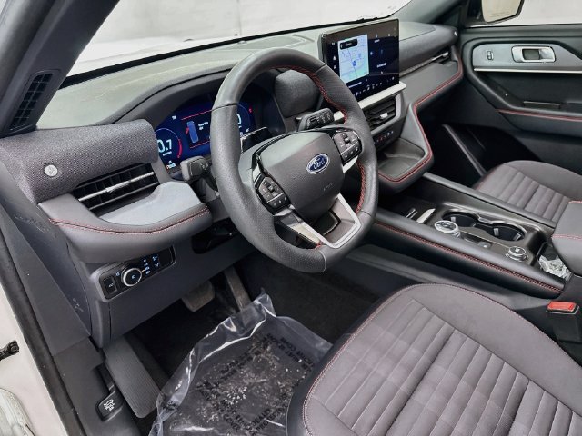 Used 2025 Ford Explorer ST-Line AWD/4WD image 9