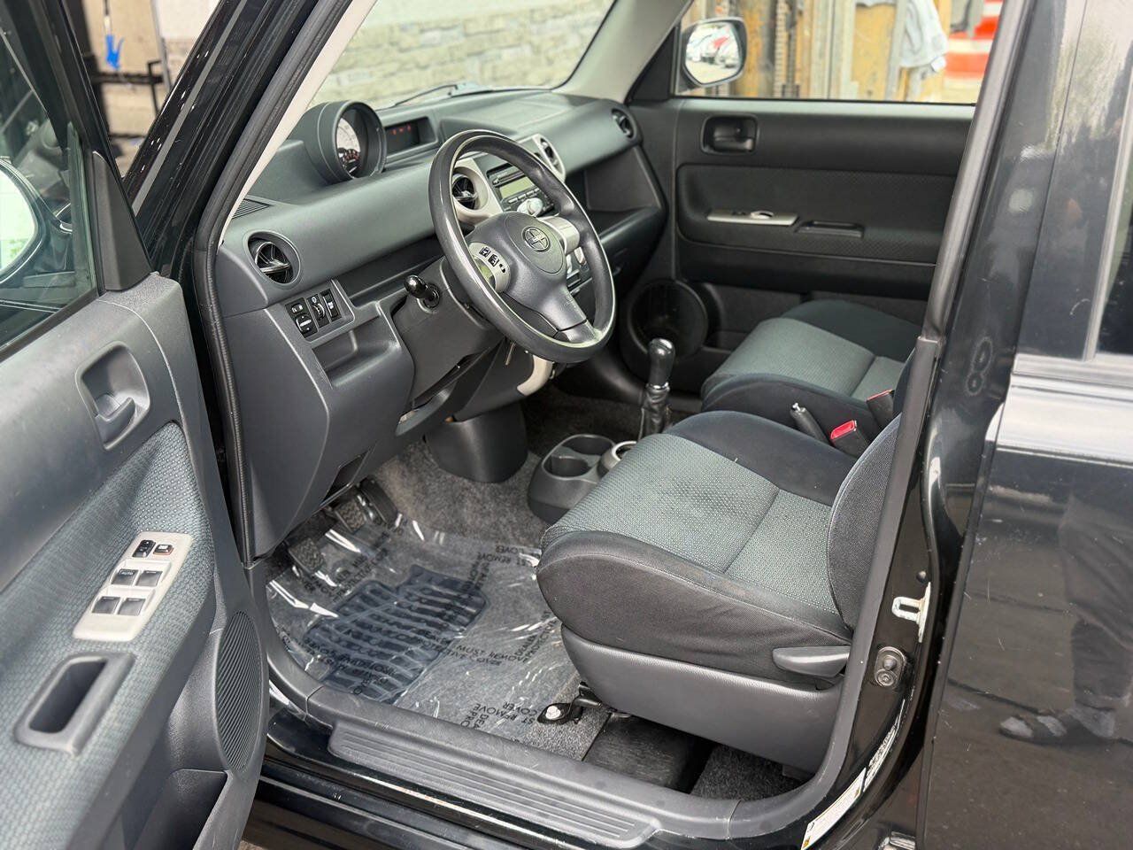 Used 2006 Scion xB FWD image 4
