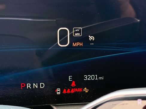 Used 2024 Cadillac Lyriq Sport image 5