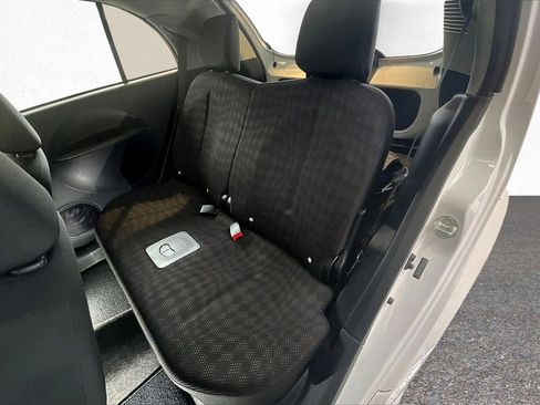 Used 2012 Mitsubishi i ES image 18