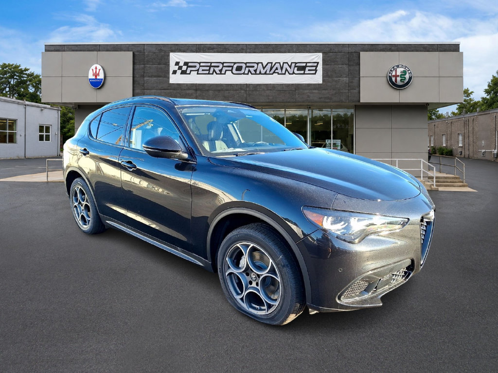 New 2026 Alfa Romeo Stelvio Sprint AWD/4WD image 3