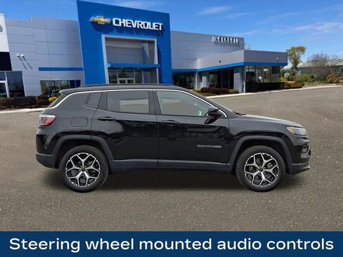 Used 2025 Jeep Compass Limited image 10