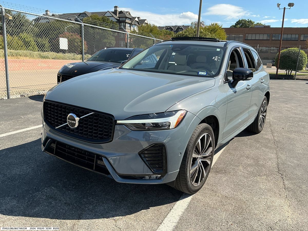 Used 2024 Volvo XC60 B5 Plus w/ Protection Package Premier AWD/4WD image 4